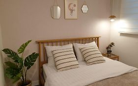 Mamas And Papas Guesthouse And Apartments In Seoul